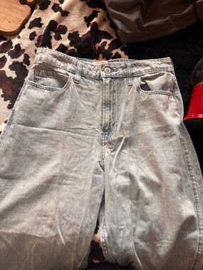 Light Blue women’s high rise baggy Jeans holister